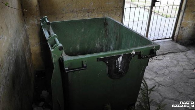 Do pięciu, a nie jak dotychczas do trzech rodzajów pojemników będą wyrzucane odpady w Kołobrzegu. To efekt nowych przepisów, które wejdą w życie od lipca.
