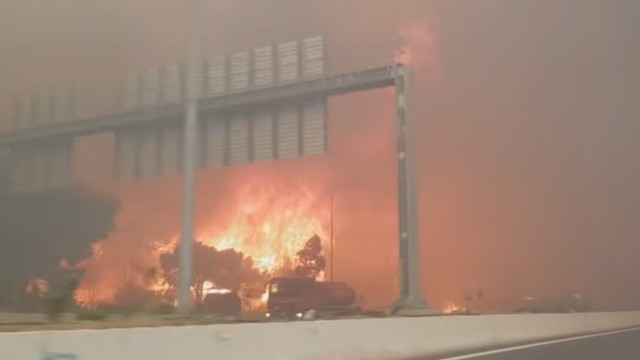 74 osoby zginęły w pożarach we wschodniej Attyce - przekazała grecka straż pożarna. Wśród ofiar jest dwoje Polaków, matka i syn. Lokalne władze obawiają się, że liczba ofiar nie jest ostateczna. Ponad 188 osób zostało rannych, w tym ponad 20 dzieci.