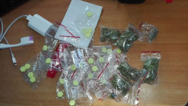 Prawie 60 osób zatrzymali policjanci w trakcie ostatniej doby akcji Sunrise 2018 w Kołobrzegu. Większość trafiła na Izbę Zatrzymań za posiadanie narkotyków. Znaleziono przy nich marihuanę, ecstasy i amfetaminę.