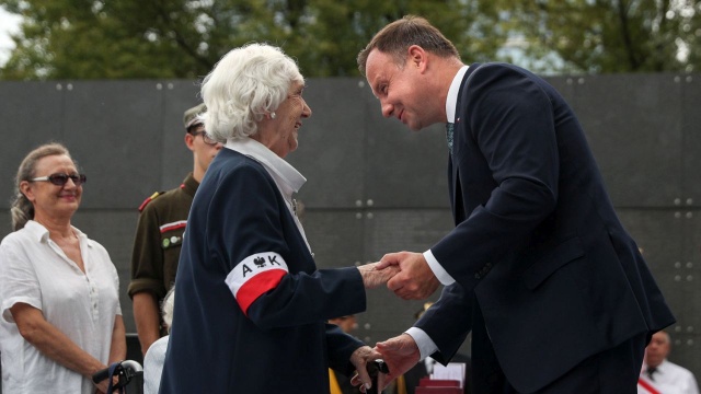 Prezydent Andrzej Duda podczas uroczystości upamiętniających 74. rocznicę wybuchu Powstania Warszawskiego powiedział, że powstańcy nie walczyli z zemsty tylko o wolność.