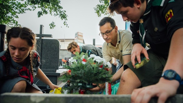 Rząd planuje wprowadzić przepisy, które umożliwią stworzenie spisu grobów powstańców walczących o Warszawę w 1944 roku oraz żołnierzy Podziemia Niepodległościowego.