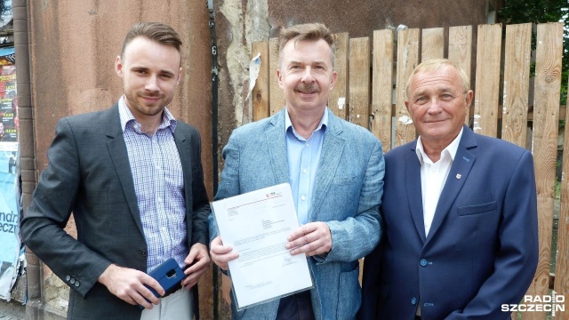 Klub radnych SLD Sejmiku Wojewódzkiego domaga się natychmiastowego wstrzymania budowy nowej siedziby Urzędu Marszałkowskiego. Głównie ze względu na koszty, które przekroczyć mają 200 milionów złotych ze 120 mln obecnie planowanych.