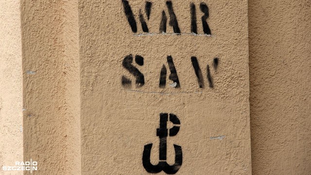 Na warszawskim Mokotowie uczczono pamięć zamordowanych przez Niemców czterdziestu osób. 74 lata temu wśród rozstrzelanej i spalonej grupy w domu zakonnym jezuitów przy ulicy Rakowieckiej było szesnastu zakonników.