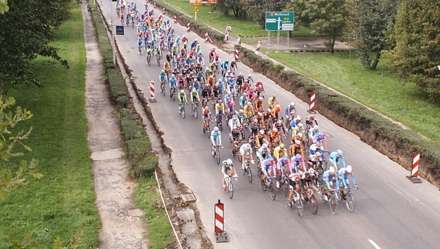 75. Tour de Pologne wyruszy w sobotę z Krakowa. To największy wyścig kolarski w Polsce i jeden z największych na świecie. Kolarze przez siedem dni pokonają ponad tysiąc kilometrów. Wyścig, podobnie jak przed rokiem, rozpocznie się w Krakowie, a zakończy w Bukowinie Tatrzańskiej.