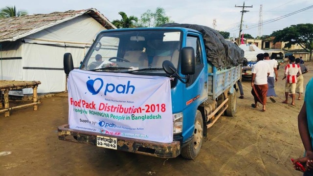 Polska Akcja Humanitarna jako pierwsza organizacja pomocowa w Polsce rozpoczyna pomoc dla Rohindżów w Bangladeszu. Chodzi o niemal milion muzułmańskich mieszkańców Birmy, którzy rok temu - w wyniku czystek etnicznych - uciekli z kraju i koczują w tymczasowych obozowiskach w sąsiednim Bangladeszu.