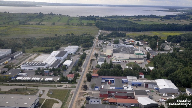 Między Dąbiem, a Załomiem gmina Szczecin przygotowuje nowe tereny inwestycyjne. Prace trwają na ulicy Kniewskiej i w jej pobliżu.