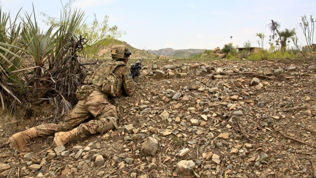 Co najmniej 16 osób zginęło w szturmie talibów na miasto Ghazni w Afganistanie. Rebelianci na kilka godzin przejęli kontrolę nad centralnymi miejscami w Ghazni. Kilka lat temu to Polacy czuwali nad bezpieczeństwem miasta i szkolili miejscowych żołnierzy i policjantów.