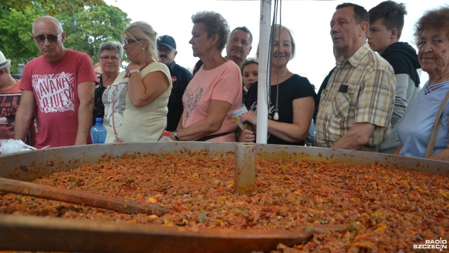 Wieprzowina królowała w piątek w kołobrzeskim porcie. Na placu, przy latarni morskiej odbywała się impreza pod nazwą Mięsna arena.