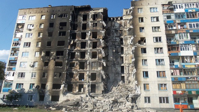 Ukraina zaapeluje do krajów Unii Europejskiej o pomoc w odbudowie miast Donbasu. Zapowiedział to prezydent Petro Poroszenko podczas wizyty na wschodzie Ukrainy. Ukraiński prezydent zaznaczył, że już wstępnie rozmawiał o tym z europejskimi przywódcami.