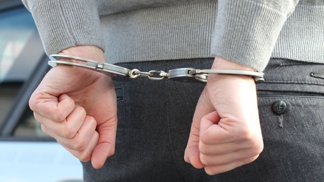 Szwedzki sąd zgodził się na tymczasowy areszt dla 16-latka podejrzanego o zamordowanie rumuńskiego bezdomnego w miejscowości Huskvarna. O udział w morderstwie, podejrzewa się jeszcze trzech innych chłopców, wszyscy mają mniej niż 15 lat.
