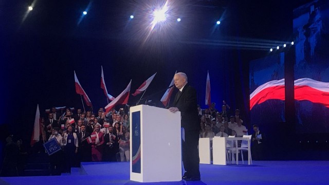 Jarosław Kaczyński podczas konwencji wyborczej partii rządzącej powiedział, że jedność i praca dla Polski są konieczne do wygranej Prawa i Sprawiedliwości zarówno w najbliższych, jak i kolejnych wyborach.