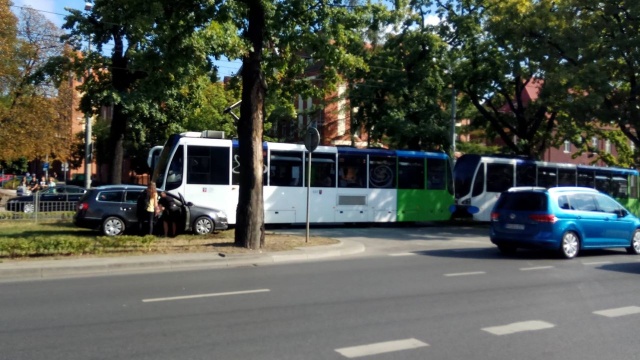 Nie kursują tramwaje na alei Piastów w Szczecinie w obu kierunkach.