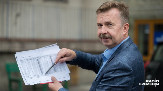 Marszałek województwa zachodniopomorskiego nie realizuje zaplanowanych inwestycji - alarmuje Dariusz Wieczorek, szef Sojuszu Lewicy Demokratycznej w Zachodniopomorskiem i radny sejmiku wojewódzkiego. Marszałek Olgierd Geblewicz odpowiada: Dariusz Wieczorek powtarza od lat to samo, a województwo prezentuje się całkiem dobrze.