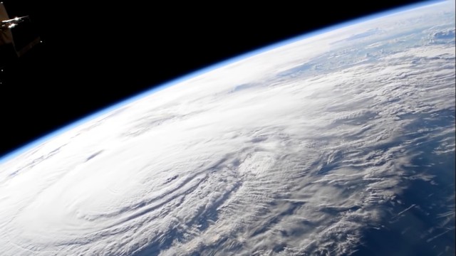 Huragan Florence, który zaatakował wschodnie wybrzeże Stanów Zjednoczonych, wciąż zbiera swoje śmiertelne żniwo. Według ostatnich informacji nie żyje już siedem osób, a władze podkreślają, że bilans ten najprawdopodobniej będzie się tylko zwiększał.