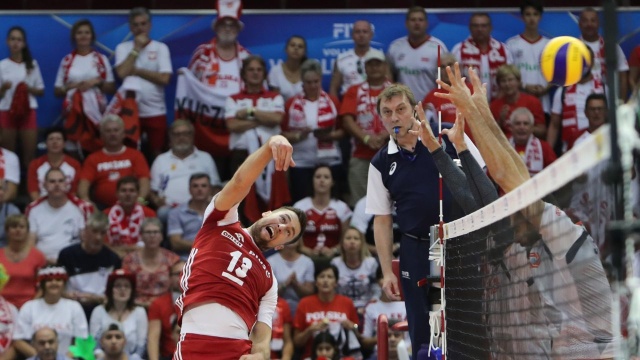 Polscy siatkarze wygrali w Warnie z reprezentacją Iranu 3:0 (25:21, 25:20, 25:22) w meczu grupy D mistrzostw świata.