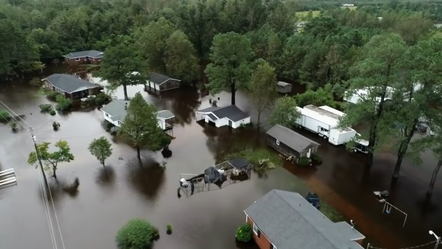 Liczba ofiar huraganu Florence wzrosła do 23. Stanom, które zostały dotknięte przez żywioł, zagraża obecnie wysoka woda.