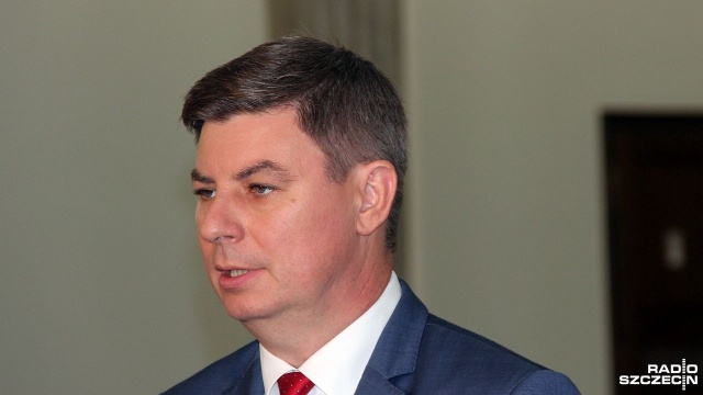 Politycy PO złożyli we wtorek w Sądzie Okręgowym w Warszawie pozew w trybie wyborczym przeciwko premierowi Mateuszowi Morawieckiemu. Chodzi o jego sobotnie słowa dotyczące inwestycji w czasach rządów PO-PSL.