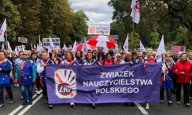 Pod hasłem Polska potrzebuje wyższych płac odbyła się w sobotę w Warszawie ogólnokrajowa manifestacja zorganizowana przez OPZZ.