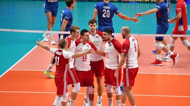 Polscy siatkarze pokonali w Turynie Serbię 3:0 (28:26, 28:26, 25:22) w meczu trzeciej fazy grupowej Mistrzostw Świata we Włoszech i Bułgarii.