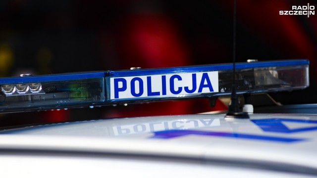 30-latek, który groził maczetą klientom sklepu w Gdańsku, usłyszał zarzuty. Mężczyzna odpowie za zranienie jednej osoby, uszkodzenie mienia i naruszenie nietykalności cielesnej policjantów. Sąd aresztował podejrzanego na trzy miesiące.