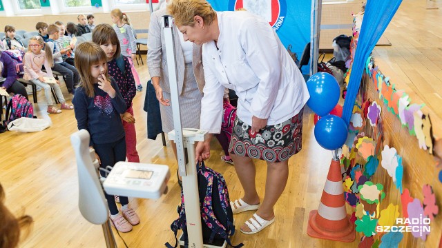 W całym kraju odbywa się w poniedziałek ważenie szkolnych plecaków. To w ramach akcji Ogólnopolski Dzień Tornistra.