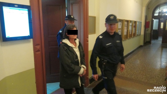 Podczas awantury zakrapianej alkoholem zadała trzy ciosy nożem konkubentowi w klatkę piersiową - Anna D. ze Stołeczna w powiecie gryfińskim usłyszała w środę wyrok trzech lat więzienia.