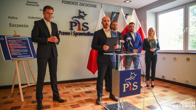 Asystenci pomagający w prostych pracach domowych, budowa centrów dla osób dotkniętych chorobą Alzheimera czy większe fundusze na Dzienne Domy Opieki - z takimi hasłami pomocy dla seniorów idą na wyborów do sejmiku województwa politycy Prawa i Sprawiedliwości. Wśród nich jest Rafał Niburski.