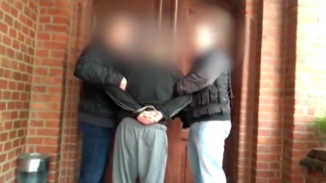 Funkcjonariusze z Centralnego Biura Śledczego Policji zatrzymali sześć osób podejrzewanych o rozboje i kradzieże. Chodzi o członków grupy przestępczej działającej na zachodzie kraju pod koniec lat dziewięćdziesiątych i na początku lat dwutysięcznych. Decyzją sądu wszyscy przebywają w areszcie.