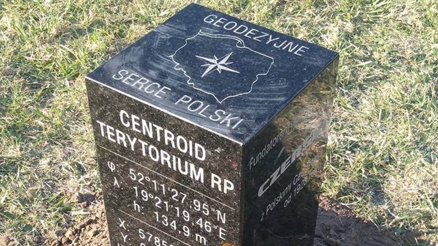 Zmienia się geometryczny środek Polski. Ma być nadal w województwie łódzkim, ale już nie w Piątku w powiecie łęczyckim, tylko w Nowej Wsi pod Kutnem.