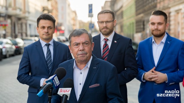 Pozew w trybie wyborczym przeciwko Platformie Obywatelskiej złożył kandydat Prawa i Sprawiedliwości na prezydenta Szczecina. Bartłomiej Sochański twierdzi, że został pomówiony o handel rosyjskim węglem.
