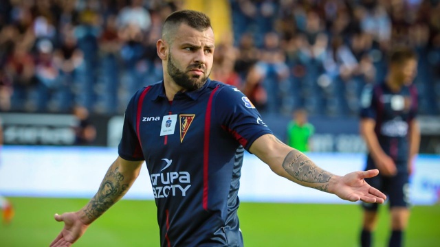 Trybunał Arbitrażowy do spraw sportu w Lozannie wstrzymał wykonanie kary jaką na Bułgara Spasa Deleva nałożyła FIFA.