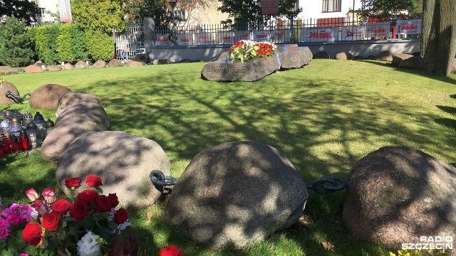Tablicą pamiątkową mieszkańcy Soli koło Biłgoraja uczcili kapłana niezłomnego, błogosławionego księdza Zygmunta Pisarskiego. Kapłana w 1943 roku zamordowali Niemcy.