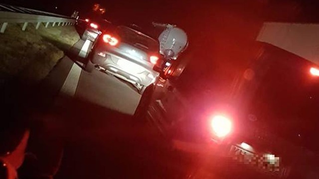 Jedna osoba została ranna w wypadku do jakiego doszło na trasie S3 w okolicach miejscowości Siemczyn między zjazdami na Pyrzyce i Myślibórz. Zderzyła się tam laweta i dwa samochody osobowe. Droga w kierunku Gorzowa jest zablokowana.