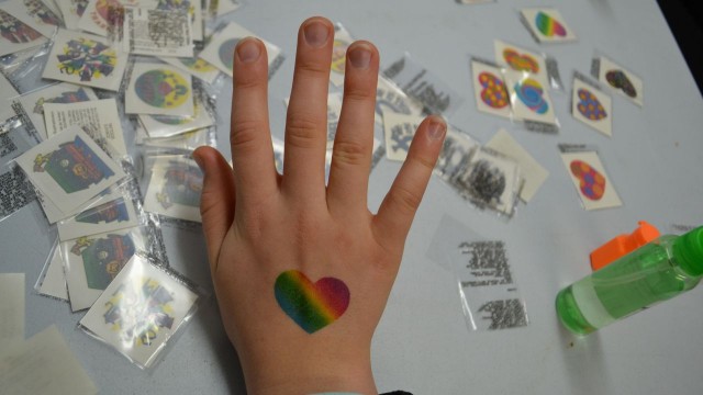 Czy kampanie przeciw homofobii powinny być prowadzone w szkołach - dyskusja w RSnW
