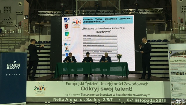 Podpisaniem umów partnerskich rozpoczął się drugi dzień Europejskiego Tygodnia Umiejętności Zawodowych w Szczecinie. W środę współpracę nawiązała m.in. Grupa Azoty Zakłady Chemiczne S.A. z Powiatem Polickim.