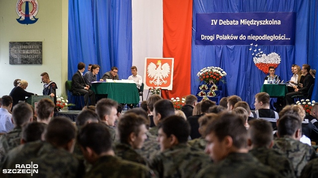 Drogi Polaków do niepodległości - pod takim hasłem w Zachodniopomorskim Centrum Edukacji Morskiej i Politechnicznej w Szczecinie odbyła się Debata Międzyszkolna.
