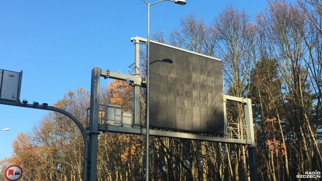 Uszkodzony serwer przyczyną awarii szczecińskiego systemu zarządzania ruchem. Od tygodnia nie działa pięć tablic zainstalowanych m.in. na ulicy Struga i przed węzłem Kijewo.