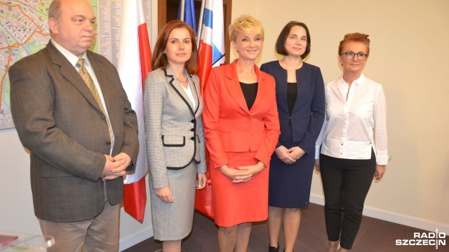 Prezydent miasta Anna Mieczkowska przedstawiła w poniedziałek swoich zastępców. Wiceprezydentem do spraw gospodarczych została Monika Foremna-Pilarska, zaś zastępcą do spraw społecznych Ilona Grędas-Wójtowicz. Obie panie przedstawiono jako bezpartyjne.