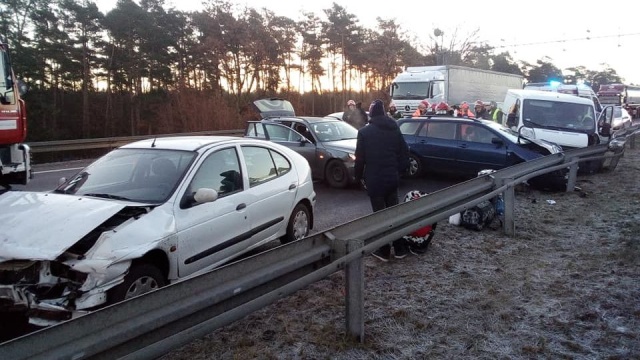 Do dwóch kolizji doszło środowego poranka na zachodniopomorskich drogach. Dwie osoby zostały ranne, są utrudnienia z przejazdem.