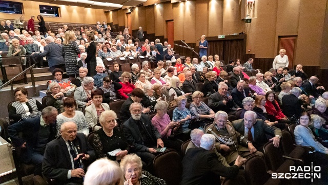 Były życzenia, wspólne rozmowy oraz kolędy. Ponad setka kombatantów z województwa zachodniopomorskiego spotkała się przed świętami Bożego Narodzenia w Teatrze Polskim w Szczecinie.