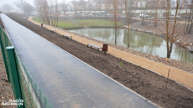 Park przy ulicy Kalinowej na szczecińskim Warszewie już gotowy. Na miejscu trwają odbiory techniczne.