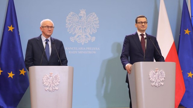 Premier Mateusz Morawiecki oświadczył, że w przyszłym roku nie będzie podwyżek cen prądu. Minister energii Krzysztof Tchórzewski zapowiedział natomiast stworzenie systemu wspierającego tworzenie tak zwanych zielonych inwestycji.