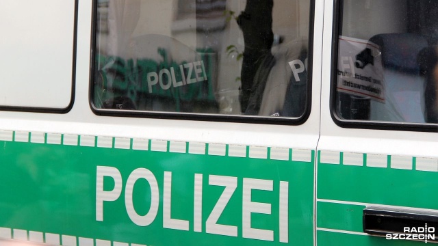 Na zachodzie Niemiec w wigilię wieczorem nieznani zamaskowani sprawcy obrzucali kamieniami i koktajlami Mołotowa obóz ochroniarzy, którzy pilnują lasu Hambach.