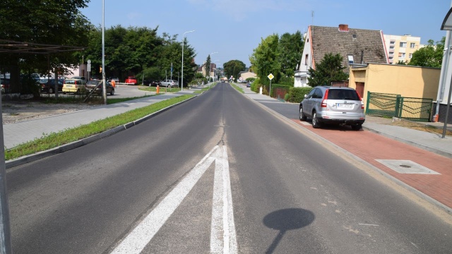 Ponad trzy kilometry głównych ulic w Świdwinie wyremontowane. Jest nowa nawierzchnia, rondo, chodniki i zieleń.