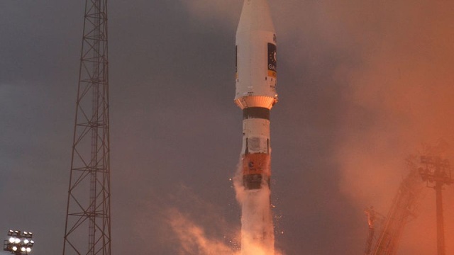 Z kosmodromu Wschodni, w obwodzie amurskim, wystartowała rakieta Sojuz-2.1a. Pojazd wynosi na orbitę okołoziemską dwa rosyjskie sputniki oraz 26 zagranicznych - amerykańskich, japońskich, niemieckich, hiszpański oraz południowoafrykański.