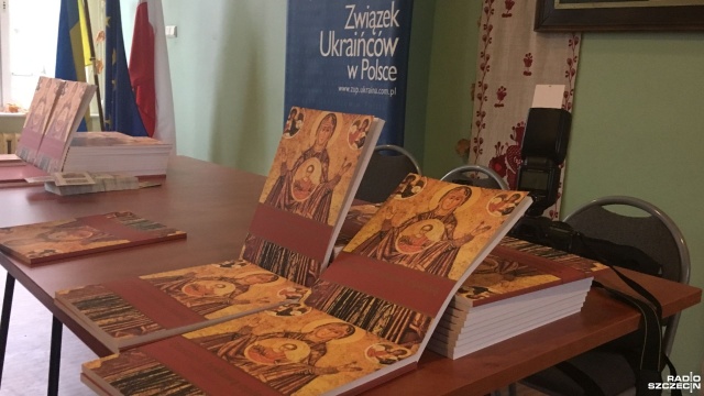 Otoczeni łaskawą opieką - tak została zatytułowana monografia parafii greckokatolickiej w Szczecinie. Albumowe wydawnictwo, którego promocja odbyła się w niedzielę, w Ośrodku Kultury Ukraińskiej, opisuje 60-letnią historię budowania wspólnoty rozsypanej po całym województwie zachodniopomorskim.