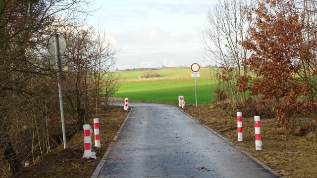 Zakończyła się budowa asfaltowej ścieżki pieszo-rowerowej z Karwowa do Warnika.