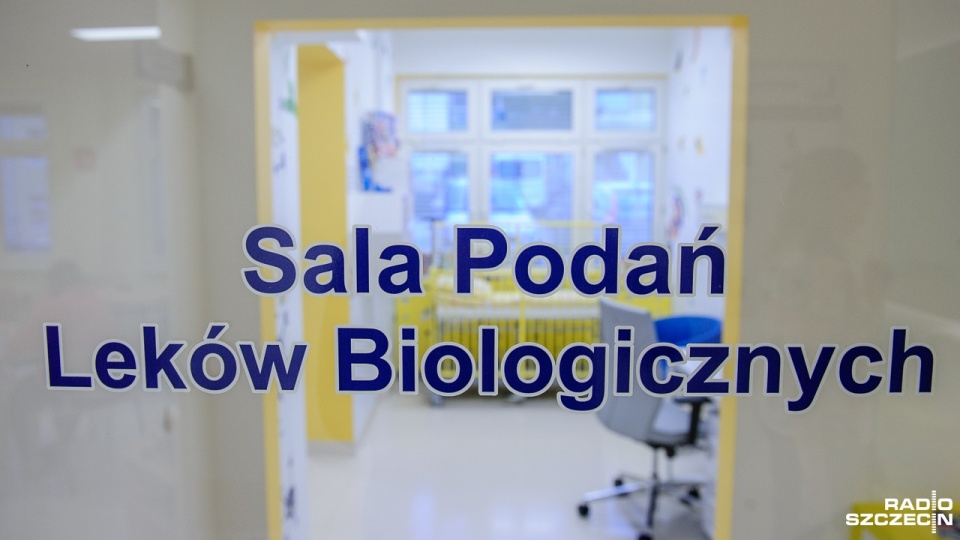 Edukacyjna sala podań leków biologicznych w szpitalu w Zdrojach. Fot. Olaf Nowicki [Radio Szczecin]