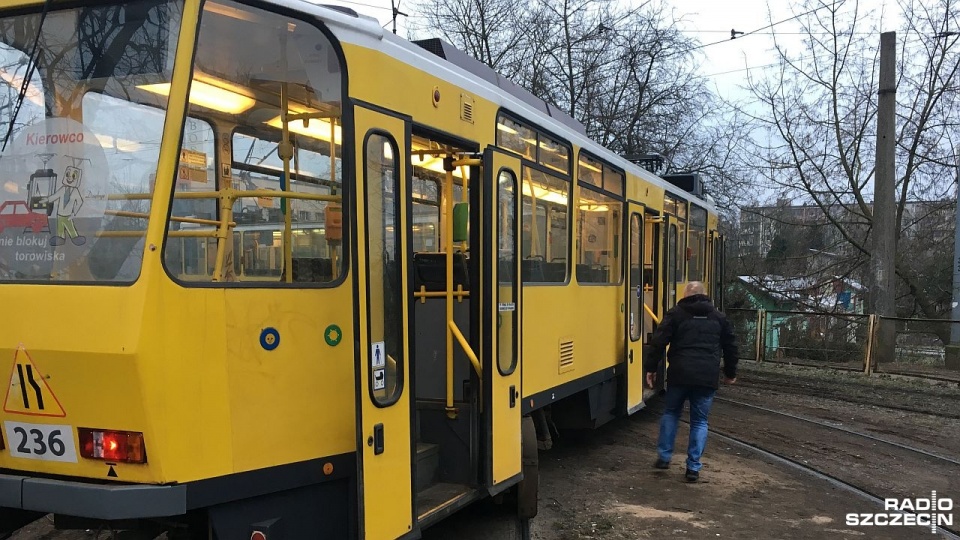 Wykoleiła się tramwajowa dwunastka. Fot. Michał Król [Radio Szczecin]