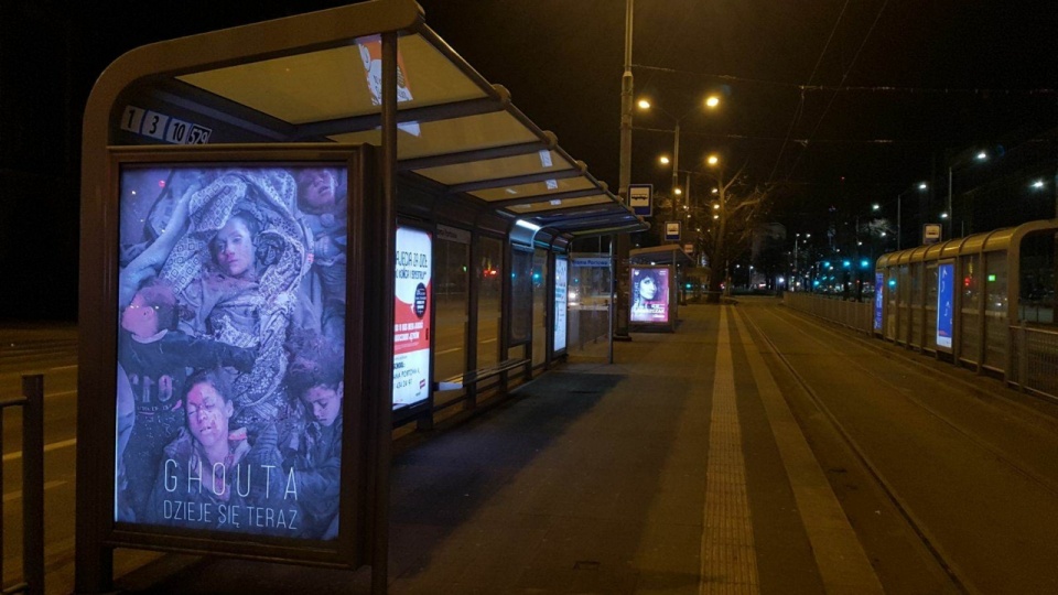 Ofiary wojny w Syrii na plakatach w Szczecinie. Fot. Internautka Paulina.